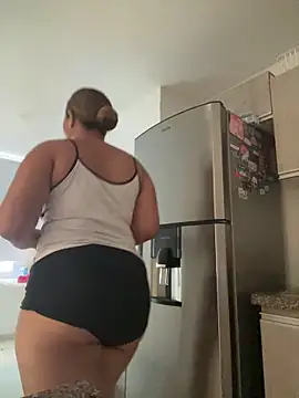 Chat XXX ao vivo de Kira_Spiicy