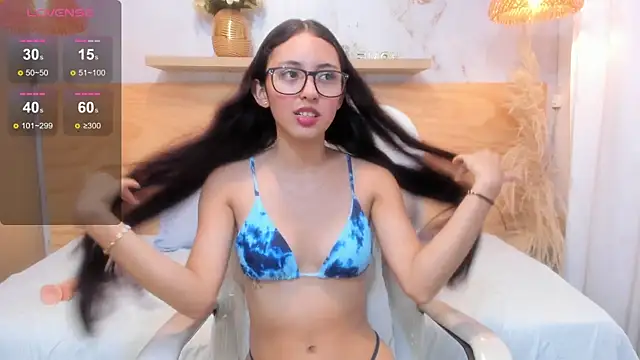 Chat +18 de Lasira_Thill ao vivo