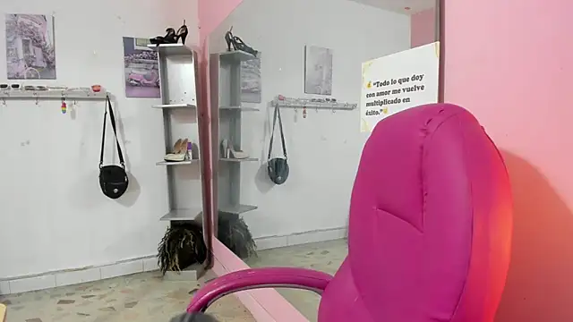 CAMILA--REY Live XXX-Chat