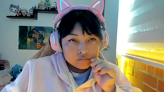 Chat XXX en directo de Shaddycute_