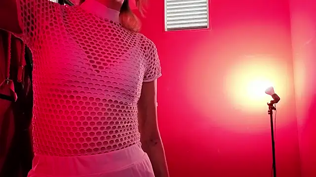 Pokazy przed kamerką – Ambar_Roux_