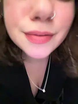 Chat XXX en directo de lucy-joy