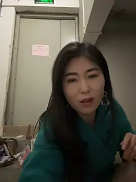 sunny-520's Live XXX Chat