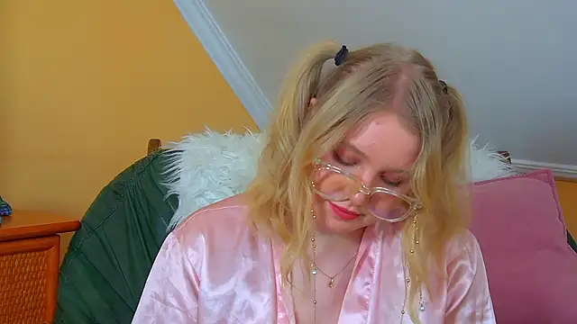 Sembang XXX Secara Langsung EmilyEvanse