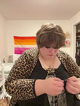 XXX chat uživo modela plushietoy