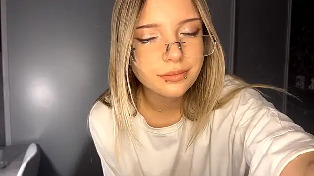 Chat XXX en directo de SofiaMarken