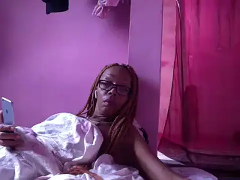 Chat XXX en directo de Ladyzee25