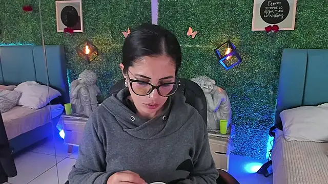 Linagh_'s Live XXX Chat