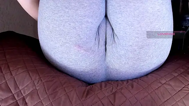 Cameltoe_squirt_inPants: онлайн-секс-чат