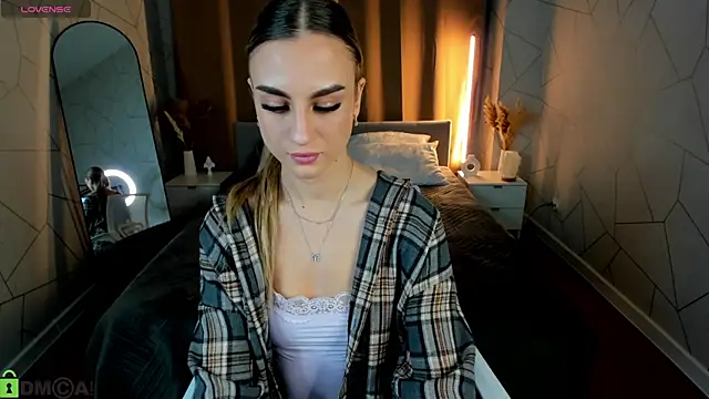 Silen_Tori Adlı Modelin Canlı XXX Sohbeti