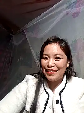 Chat XXX en directo de Alice-567