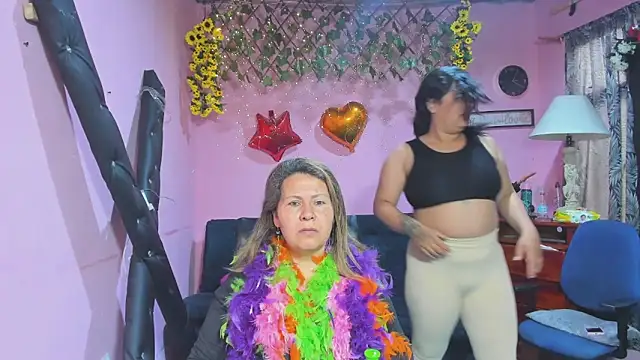 แชท XXX สดของ lesbiancuple