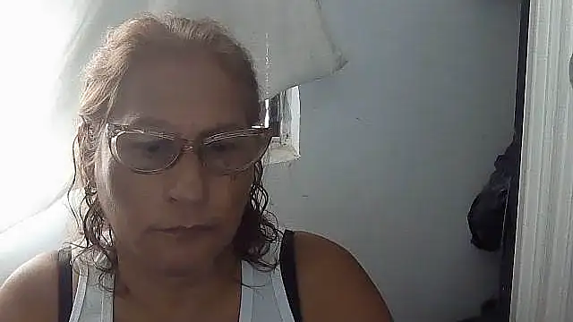 charrysexy1: онлайн-секс-чат