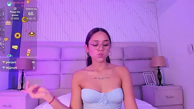 Živý XXX chat CarolineFyre