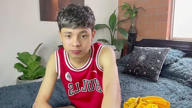 XXX chat uživo modela Andy_Belier23