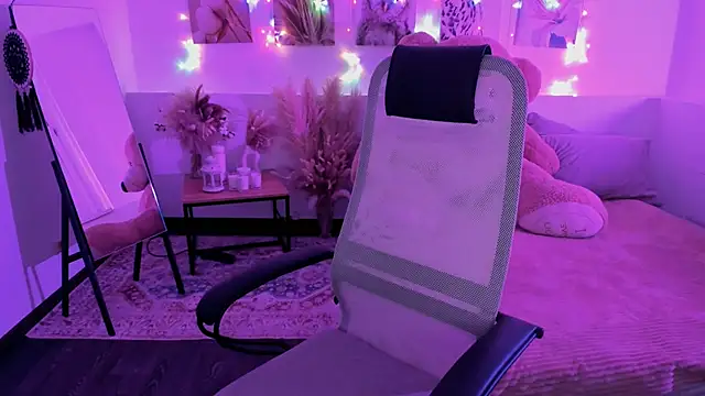 VirtuallVoyant élő XXX-chatje