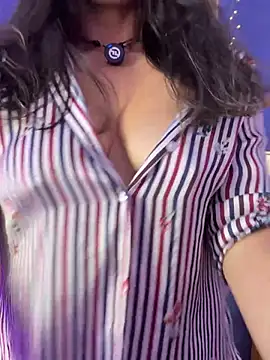 XXX chat uživo modela mahia_queen