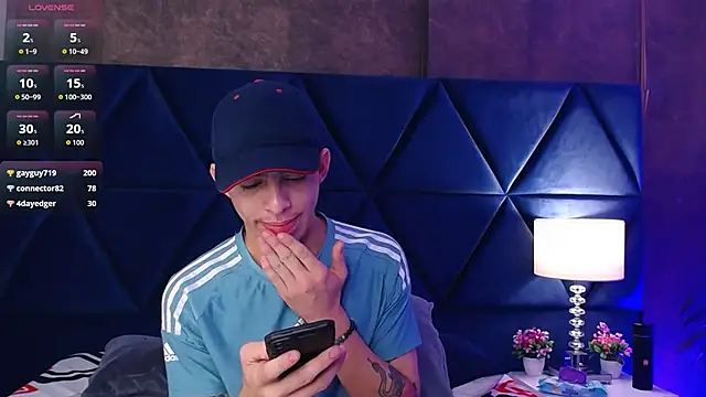 Logan_Woods Show Webcam