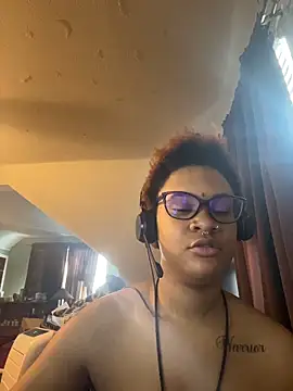 Chat +18 de nickytheehawtie ao vivo