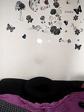 emiily_curly's Live XXX Chat