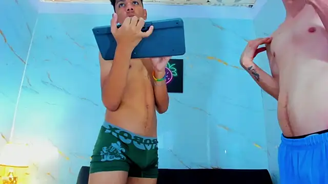 Spicy_guys 现场XXX聊天