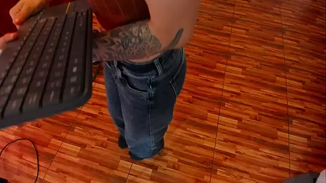 fulfill_fantasies1's Live XXX Chat