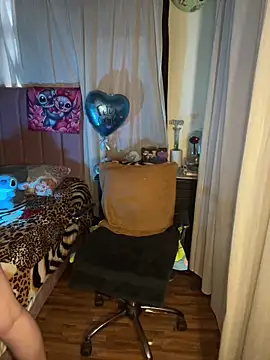 Онлайн чат XXX CoraVibes