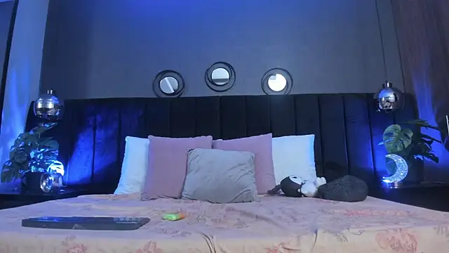 NEON__666 Chat XXX in diretta