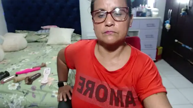 pervert_mommy_'s Live XXX Chat