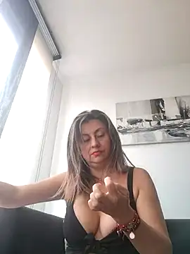 Show de Latiinvenushot na webcam