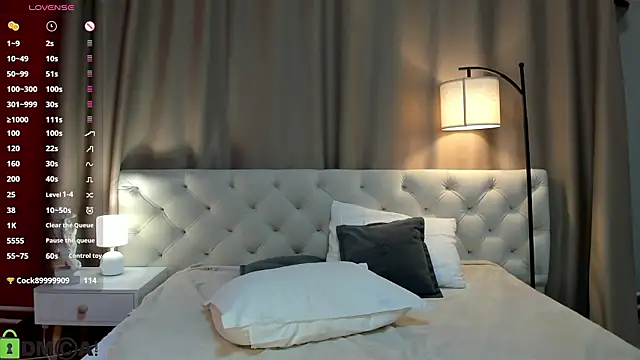 Stacy_River Adlı Modelin Canlı XXX Sohbeti