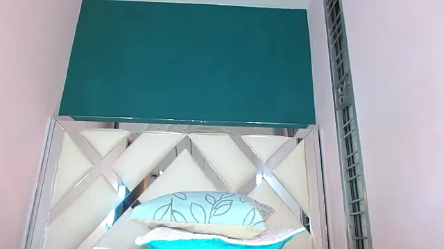 Chat +18 de Kaytlin_James ao vivo