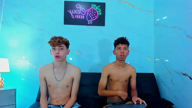 Spicy_guys Webcam show