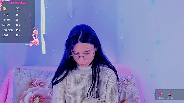 NayeCloud élő XXX-chatje