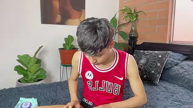 Andy_Belier23 即時 XXX 聊天