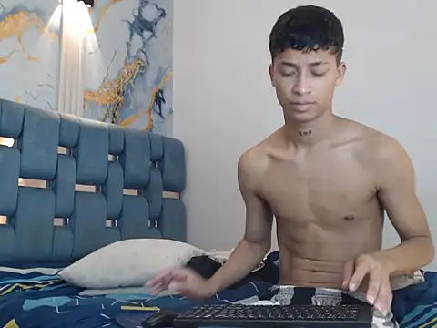 Chat XXX en directo de GOLD_BOYS