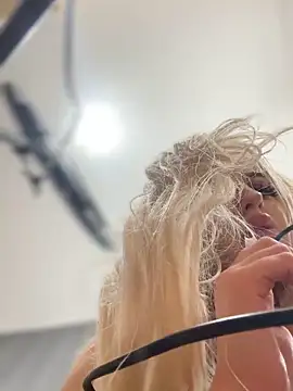 Steffi_Snowbunny 现场XXX聊天