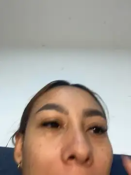 Chat +18 de Little-Engel ao vivo