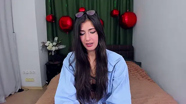 แชท XXX สดของ MiaSilkX