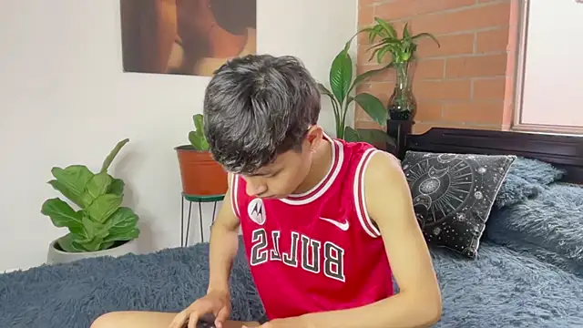 Chat +18 de Andy_Belier23 ao vivo