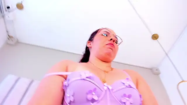 AnnaNoval_10 Chat XXX live