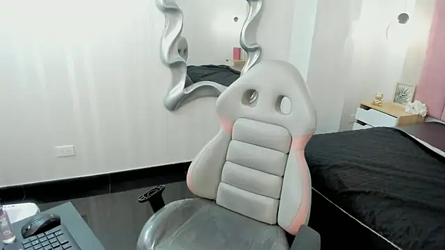 DAKOTA_SAKURA's Live XXX Chat