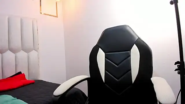 Вебкам-шоу win_mds