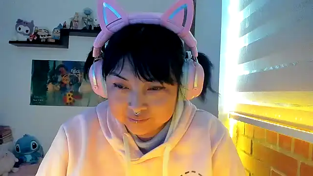 Živý XXX chat Shaddycute_