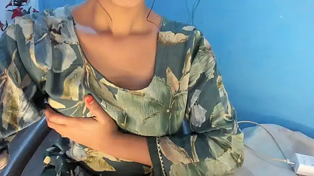 loveyouforever666 Adlı Modelin Canlı XXX Sohbeti