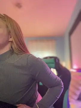 AnastasiaAniess' Live XXX Chat