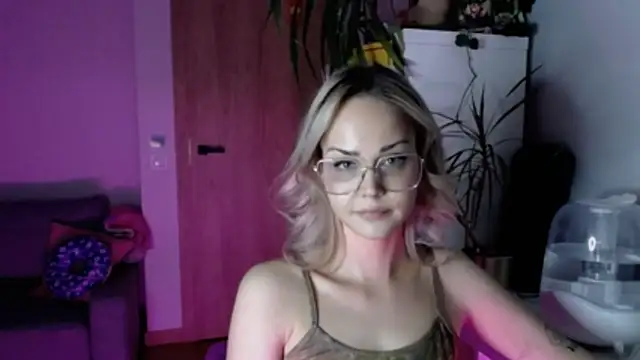 LexiexPlay Adlı Modelin Canlı XXX Sohbeti