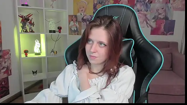 Chatroom XXX en direct de FreyaVey