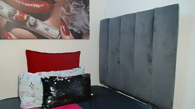 Moreish-06: онлайн-секс-чат