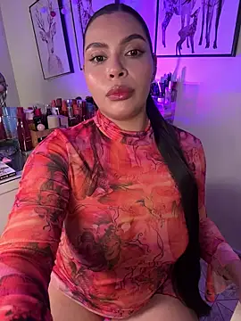 GigiiStone Adlı Modelin Canlı XXX Sohbeti